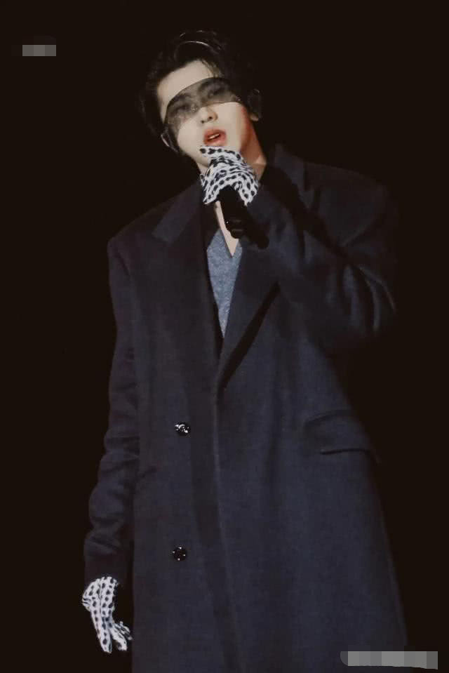 "蒙眼杀"有多绝?宋继扬仙气,易烊千玺禁欲,王一博惊艳