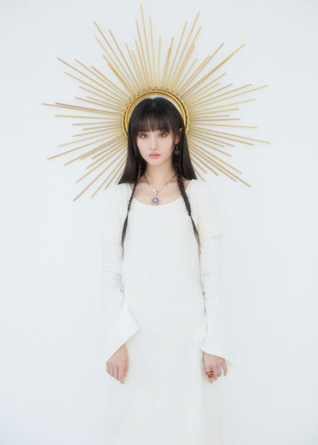 郑爽再曝新造型写真,变太阳女神圣洁美丽,现场生图更能打-八卦绯闻