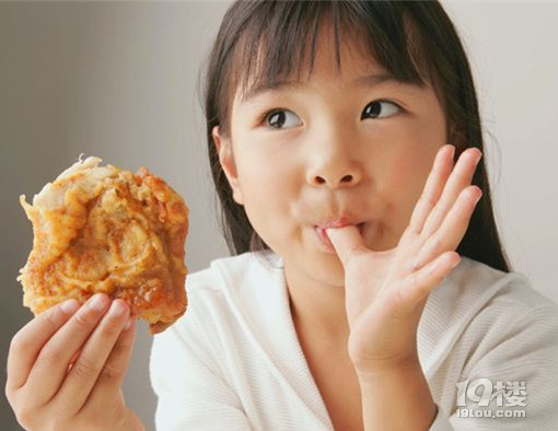 育儿专家提醒：孩子积食脾胃虚弱，应远离“3物”常喝“一菌”