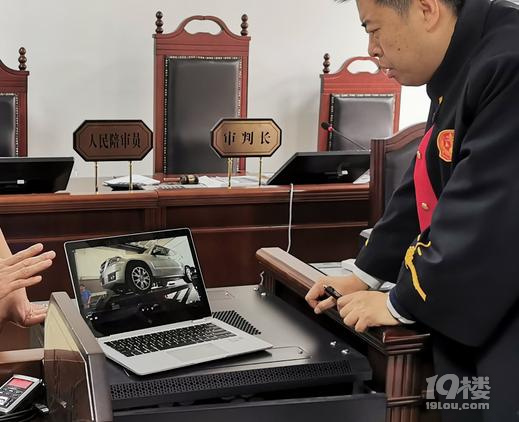 奔驰开三年才发现轮胎装反了！车主索赔181万元