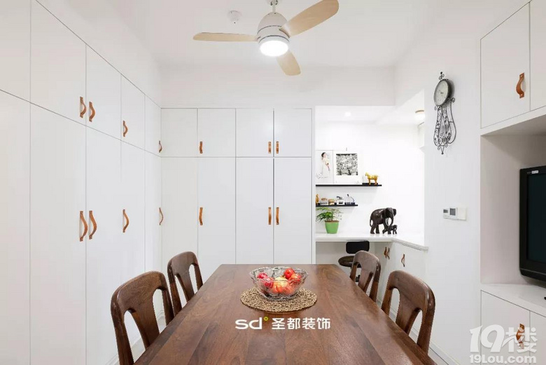 ��ʥ��װ�Ρ����ٲ���ѩ���Ҿ��Լ�׼��һ����ɫͯ������