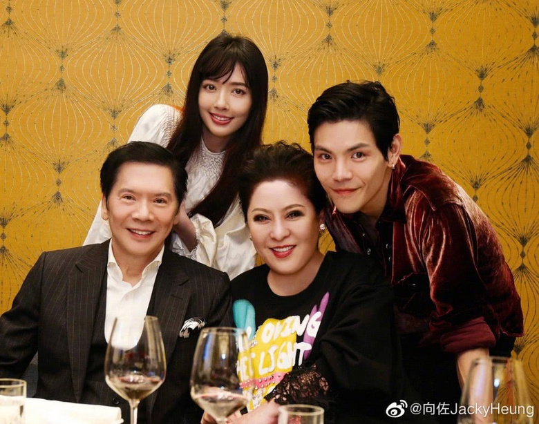 曝向佐为郭碧婷办夜市婚礼圆梦,原定圣诞节举