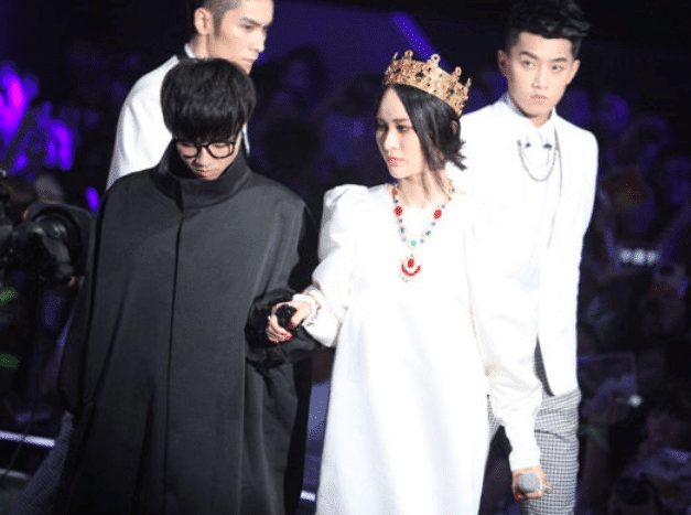 有种“低调炫富”叫华晨宇,一顿早餐上万元,难怪郭麒麟问他借钱