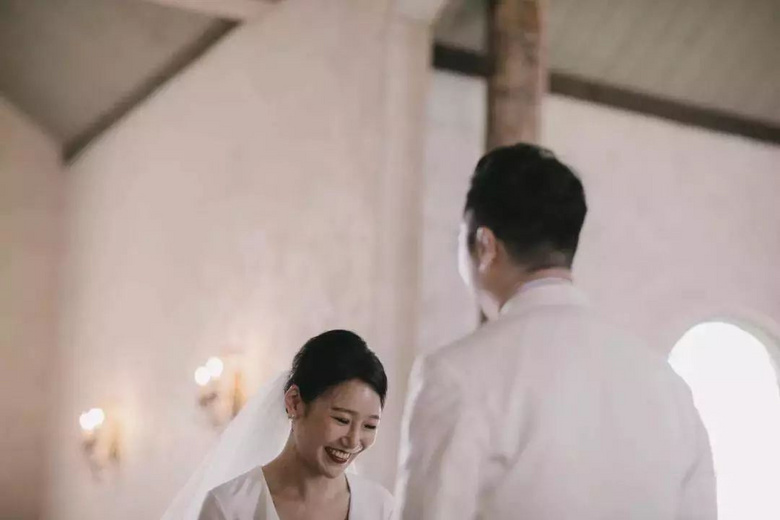 这位时尚博主的海外婚礼，小而精，好看又有趣