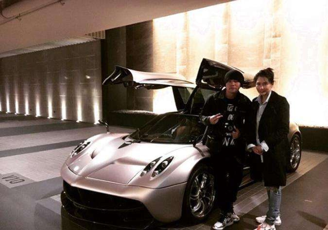 吴亦凡炫耀超跑战神gtr,周杰伦评论亮了,网友低调点吧小鲜肉