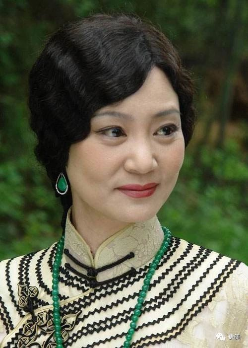 洋娃娃长相情路坎坷,被渣男抛弃,现任又跳楼,单身无子靠事业重
