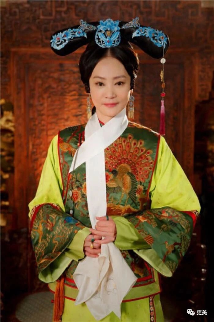 洋娃娃长相情路坎坷,被渣男抛弃,现任又跳楼,单身无子靠事业重