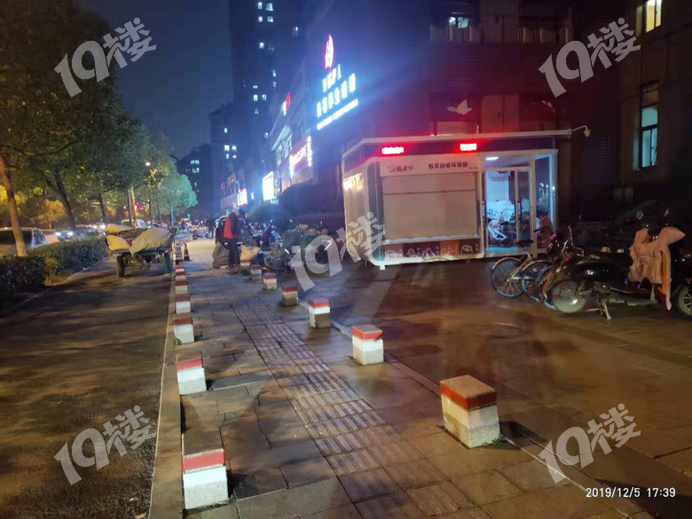 杭州市內(nèi)社區(qū)新增的鯨靈回收環(huán)保屋您是否接受?