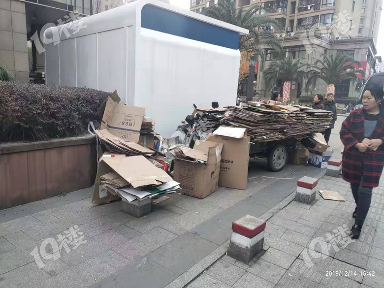 杭州市內(nèi)社區(qū)新增的鯨靈回收環(huán)保屋您是否接受?