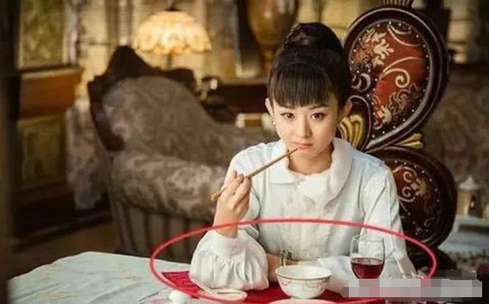 小孩都看不下去的穿帮镜头:光头强的口粮我忍了,刘涛的腿骗了咱