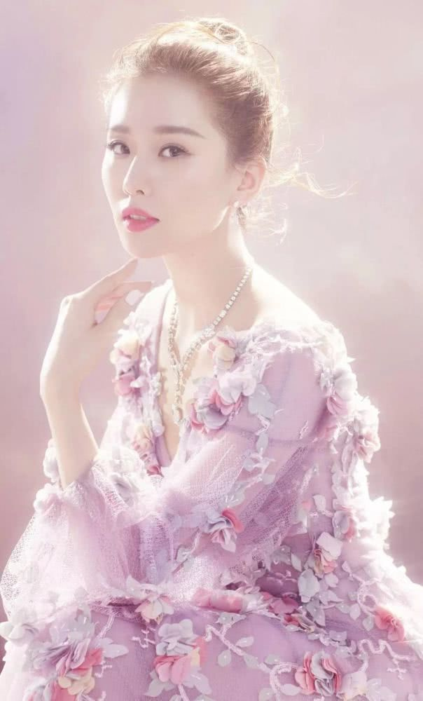 林更新发短信劝生病的刘诗诗注意休息别暴饮暴