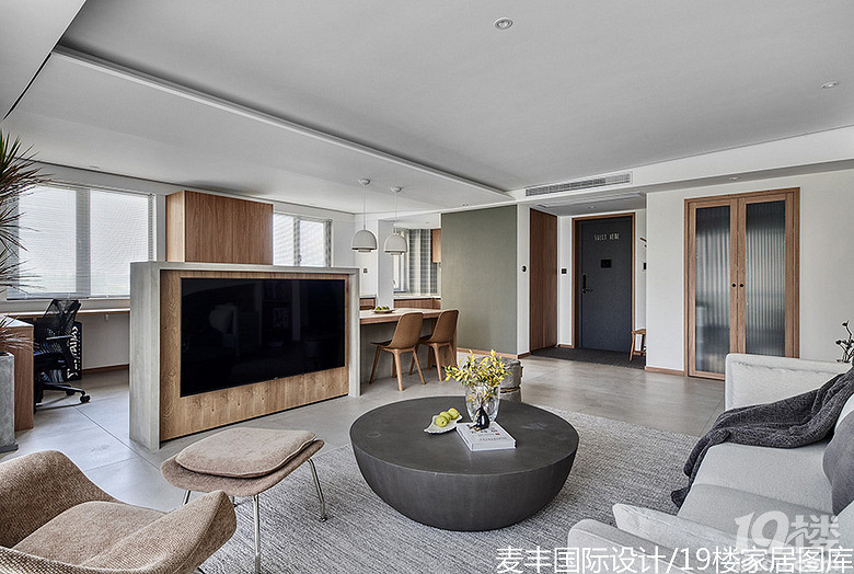 *����*�ϼ�