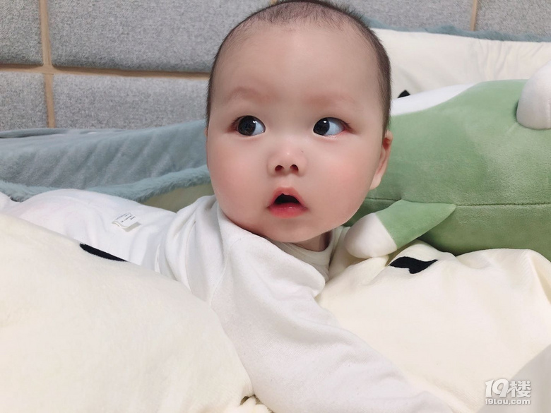 疫情結(jié)束,復(fù)工開始。誰來幫你帶孩子?