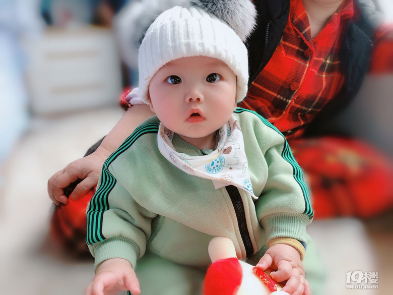 疫情結(jié)束,復(fù)工開始。誰來幫你帶孩子?