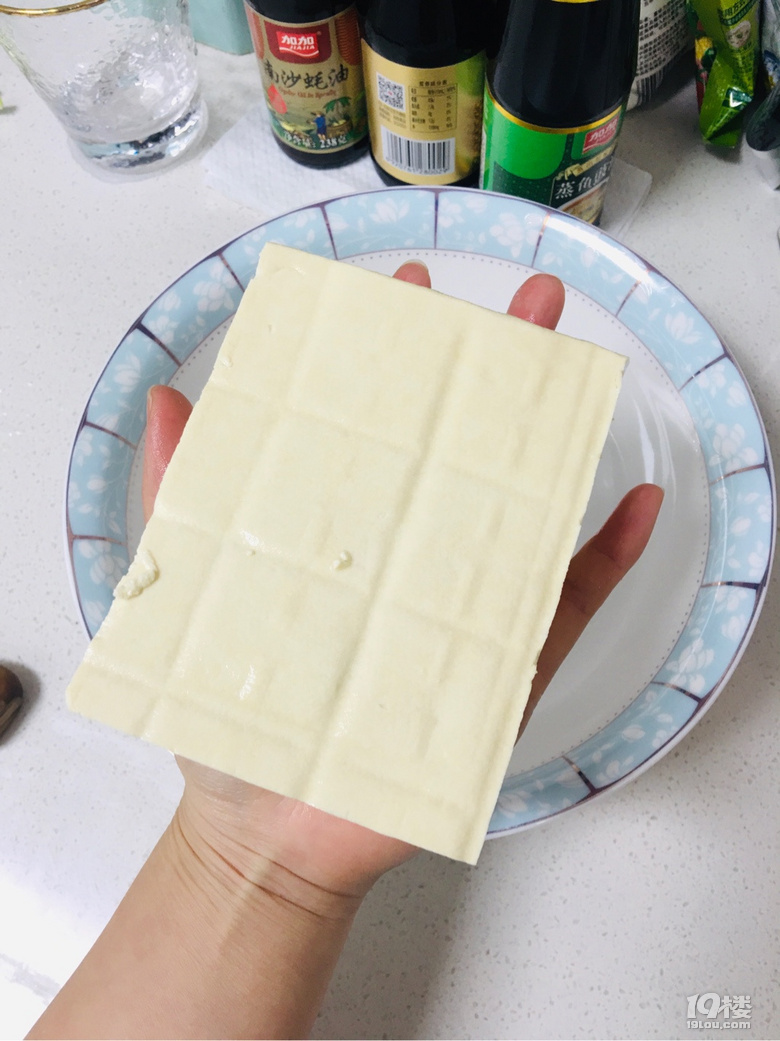 ÂÒ»¨ÃÔÈËÑÛ£¬Ç³²ÝûÂíÌã