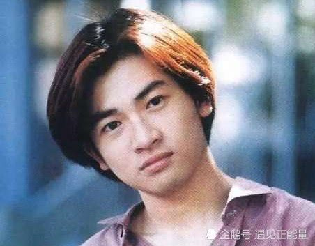 15岁出道,25岁演《还珠格格》,今47岁仍单身,大家都在等