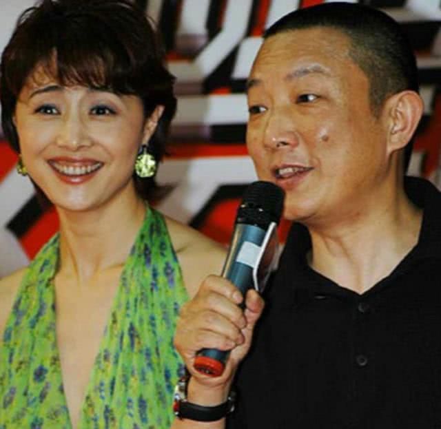 五婚娶刘蓓,绯闻对象众多,其貌不扬的张黎为何备受女星青睐?