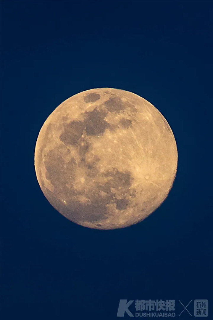 一大波昨晚刷屏朋友的全年最大"超级月亮"美图来了!