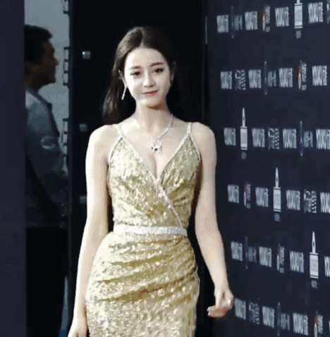 继宋祖儿催吐疤痕都露出后，泫雅热巴的尤物身材是这样来的？