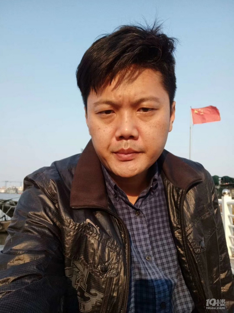 我也来试试,老帅哥文艺男生征婚了