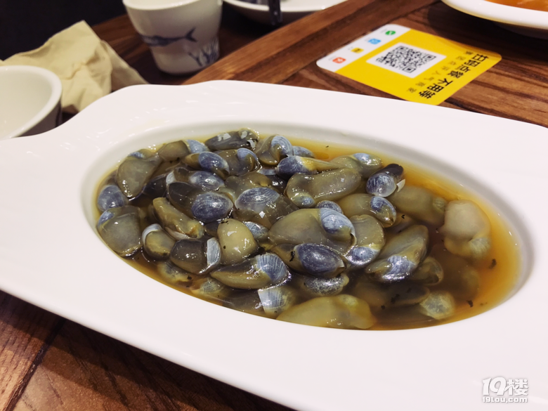 【探店】吃了七年的老店終于營(yíng)業(yè),海鮮砂鍋粥和小龍蝦絕了!