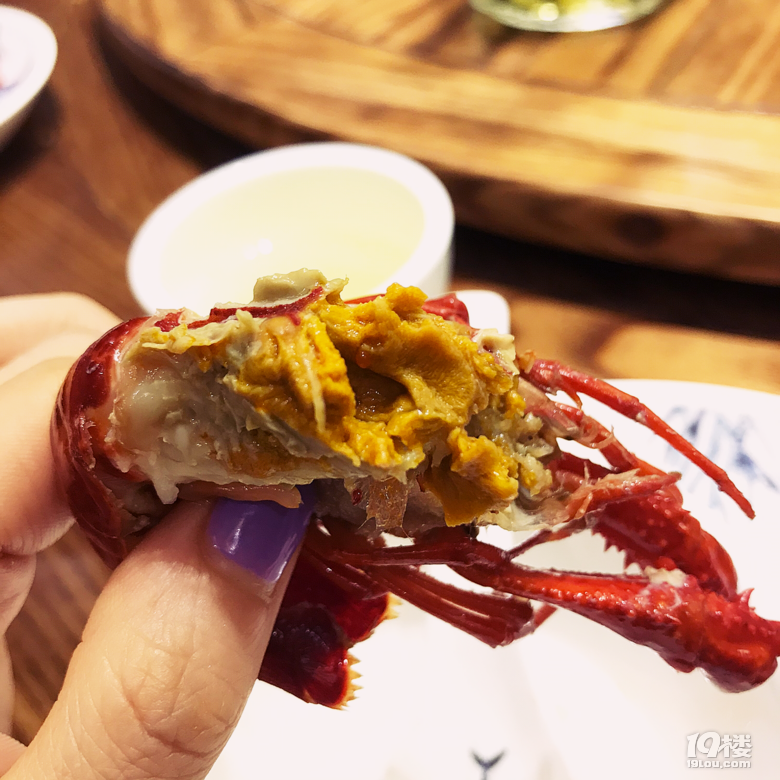 【探店】吃了七年的老店終于營(yíng)業(yè),海鮮砂鍋粥和小龍蝦絕了!