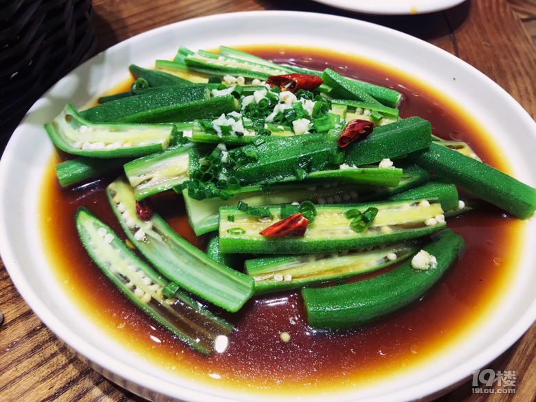 【探店】吃了七年的老店終于營(yíng)業(yè),海鮮砂鍋粥和小龍蝦絕了!