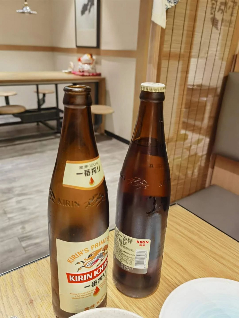 好吃却不起眼的日料店，老板还送了两瓶日本啤酒