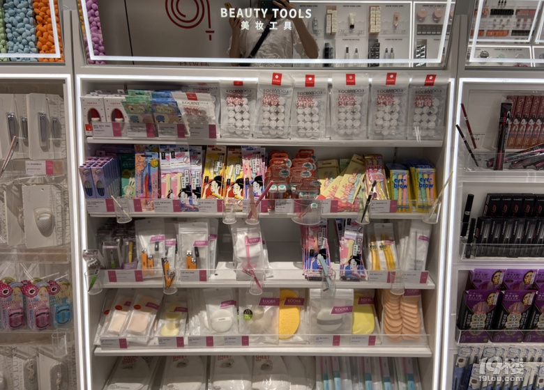 終于打卡了杭州最大美妝集合店:女生進去完全走不出來!