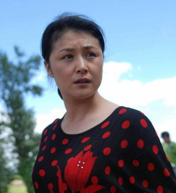 49岁"谢大脚"展示刀工,皮肤光滑面色红润-八卦绯闻-八卦田-杭州19楼