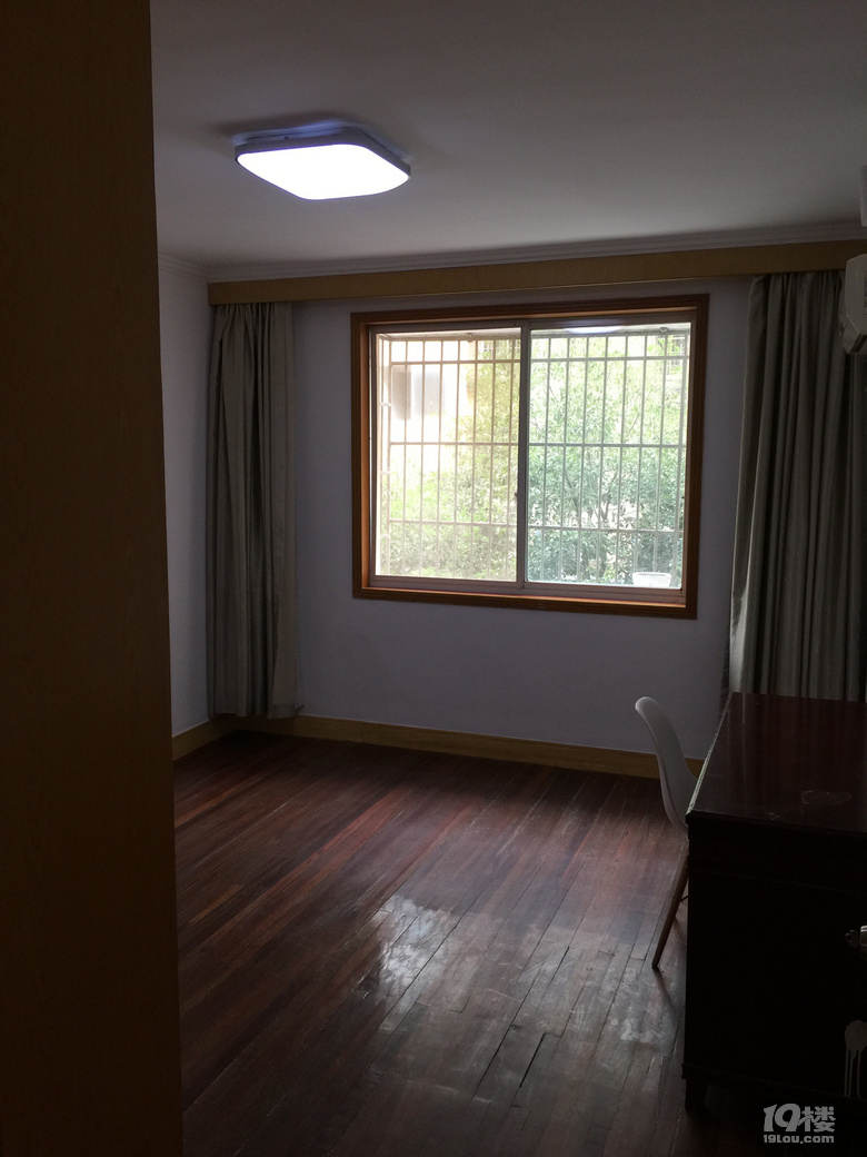 (已出租!!):景芳東區(qū)三室一廳帶家電帶家具拎包入住