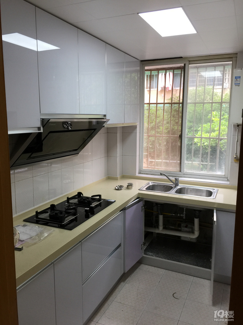 (已出租。。壕胺紪|區(qū)三室一廳帶家電帶家具拎包入住