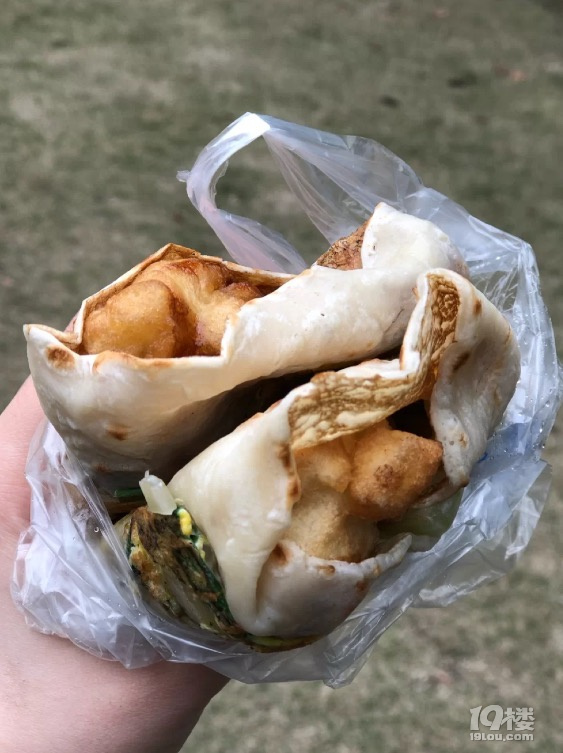 杭城超好吃的鸡蛋饼，量大实惠天天好多人排队!