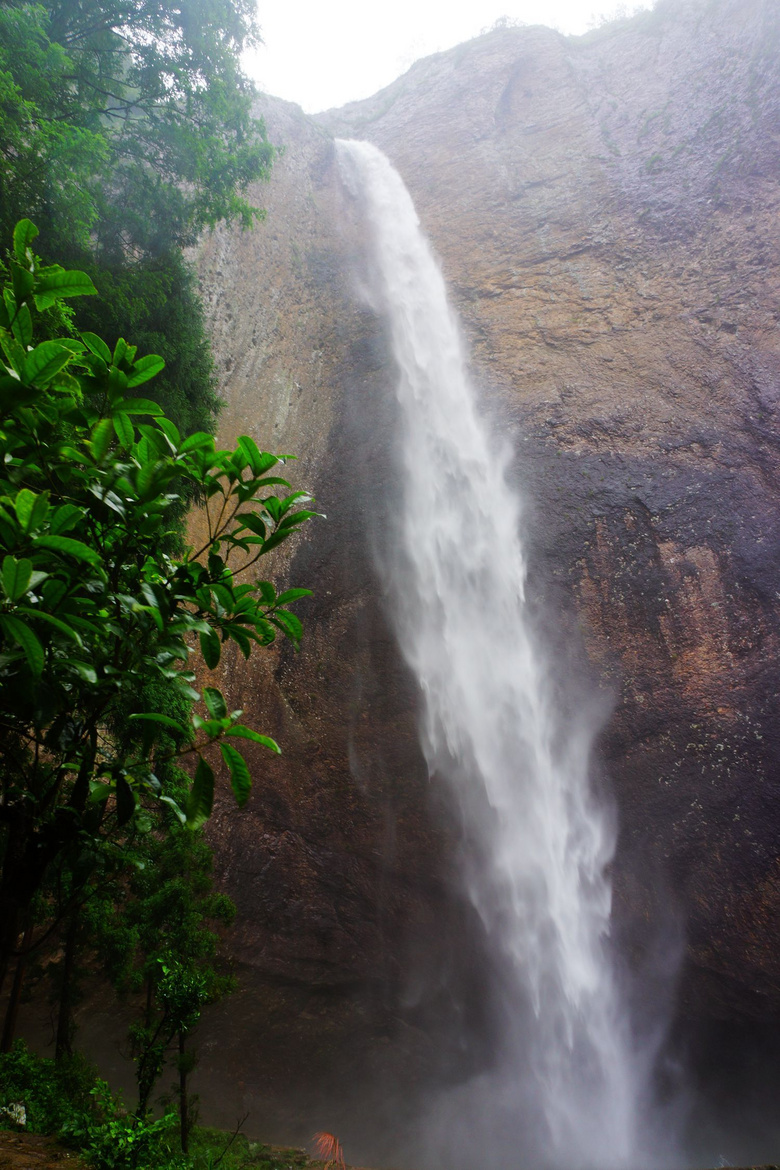 雁荡山雨中大龙湫