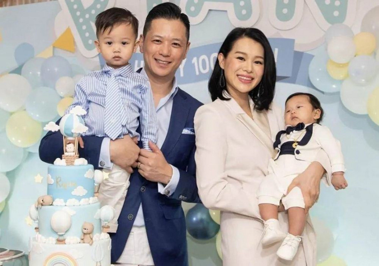 胡杏儿一家太幸福,小儿子被夫妻俩亲到变形,大儿笑得见牙不见眼