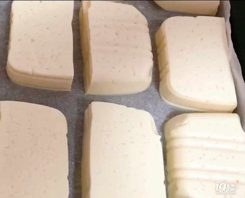 烤箱烤豆腐,簡單易做又好吃~