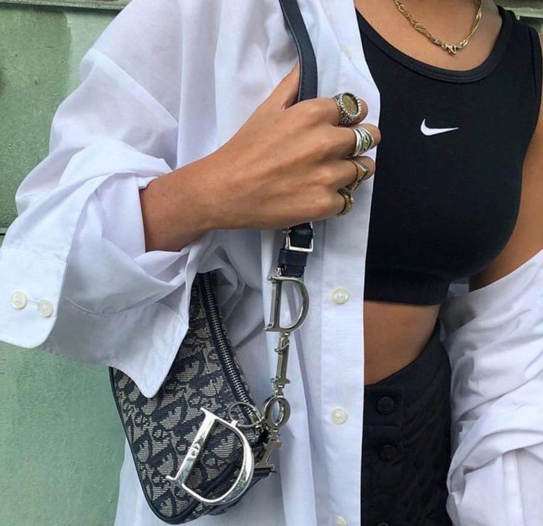 别追BM风了，今年做个NIKE女孩吧