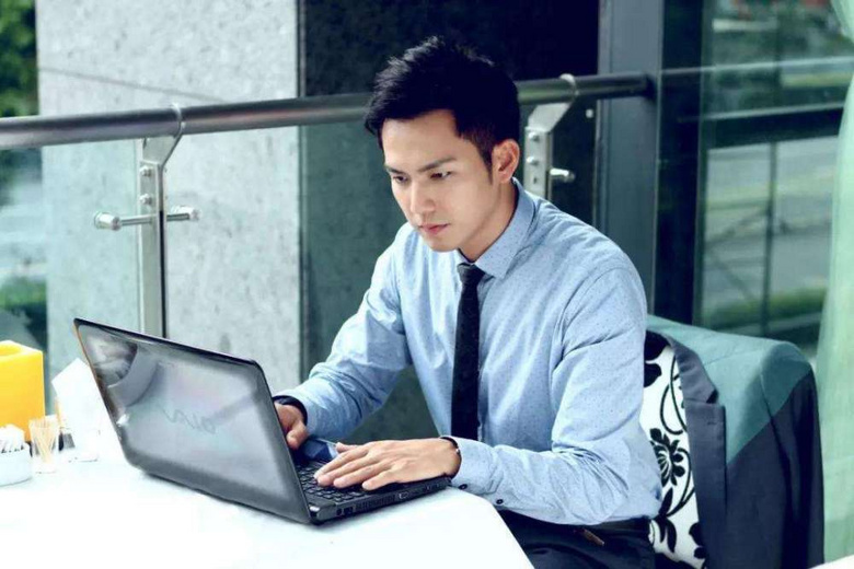 被雪藏,完美错过爆款剧,为同人集代言,钟汉良的这些冷知识,你