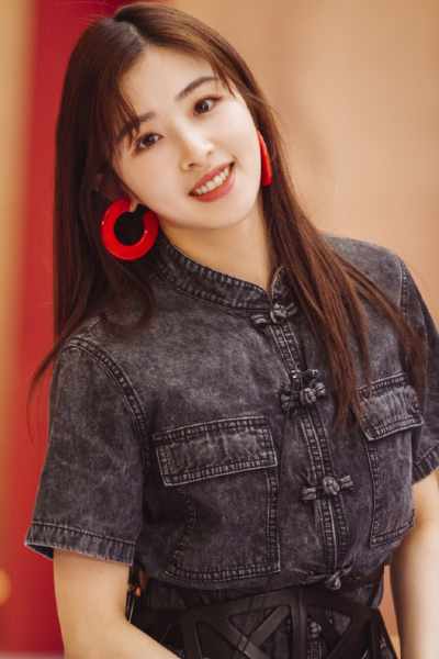 张含韵人气榜倒数第一,直言向队友致歉,三字回应节目组显情商!