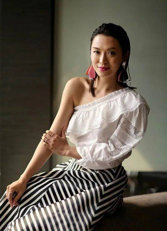 46岁tvb花旦陈炜找到第二春,与男友看新楼盘准备随时