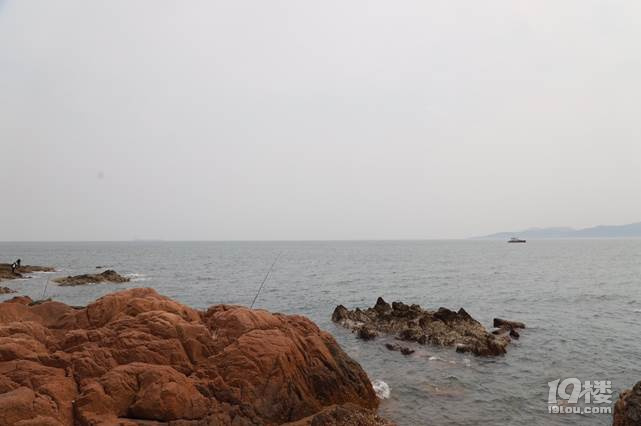 在青島吹海風(fēng) 送給父親的禮物