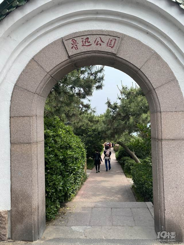 在青島吹海風(fēng) 送給父親的禮物