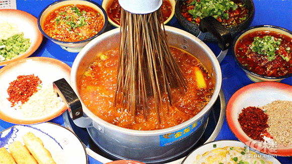 【探店】馬路邊邊真的來勝利河了!吃這么多居然只要一張...