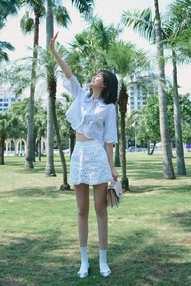 每個女孩都想擁有的Ferragamo蝴蝶結(jié)鞋子,可以“上身”