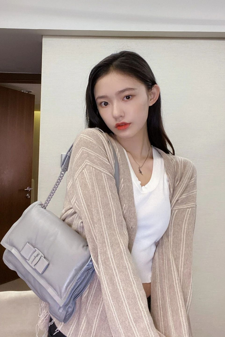 每個女孩都想擁有的Ferragamo蝴蝶結(jié)鞋子,可以“上身”