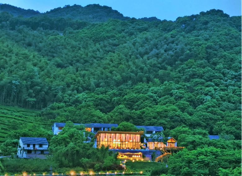 相見恨晚!這座仙氣小城竟藏了夏日最美山野星空,2天1夜正好!