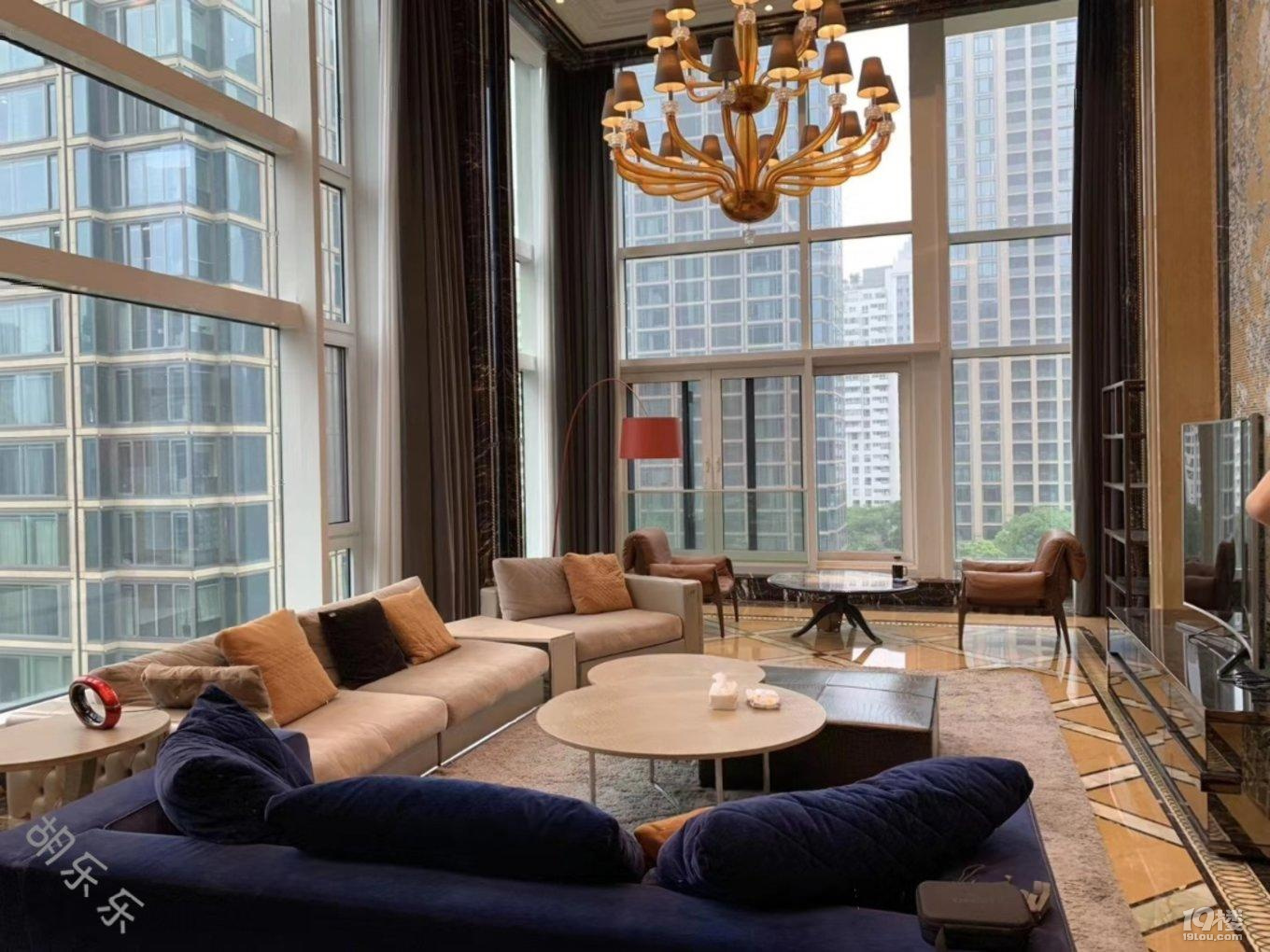 武林壹号239经典小户型 满两年 有双车位 高层随时可看房!