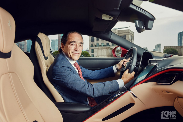 法拉利roma跃动璀璨外滩,演绎"dolce vita"意式奢华