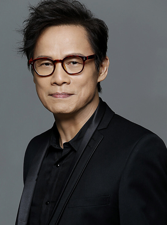 66岁音乐教父罗大佑近照曝光,面容消瘦白发花白,如今变成这样