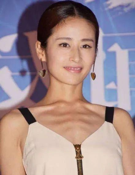 baby再現驚人“排骨胸”,與精修圖判若兩人